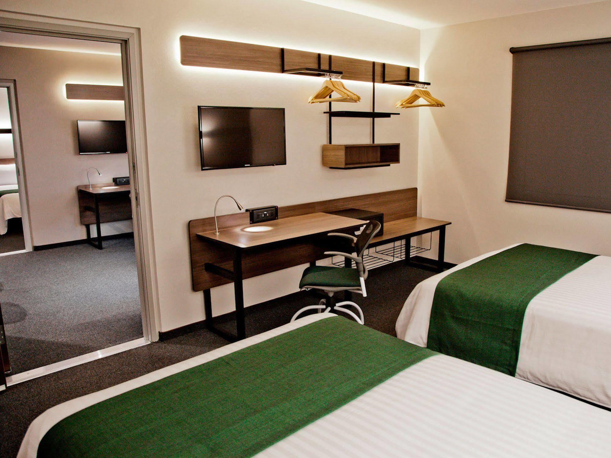 City Suites Puebla Finsa מראה חיצוני תמונה